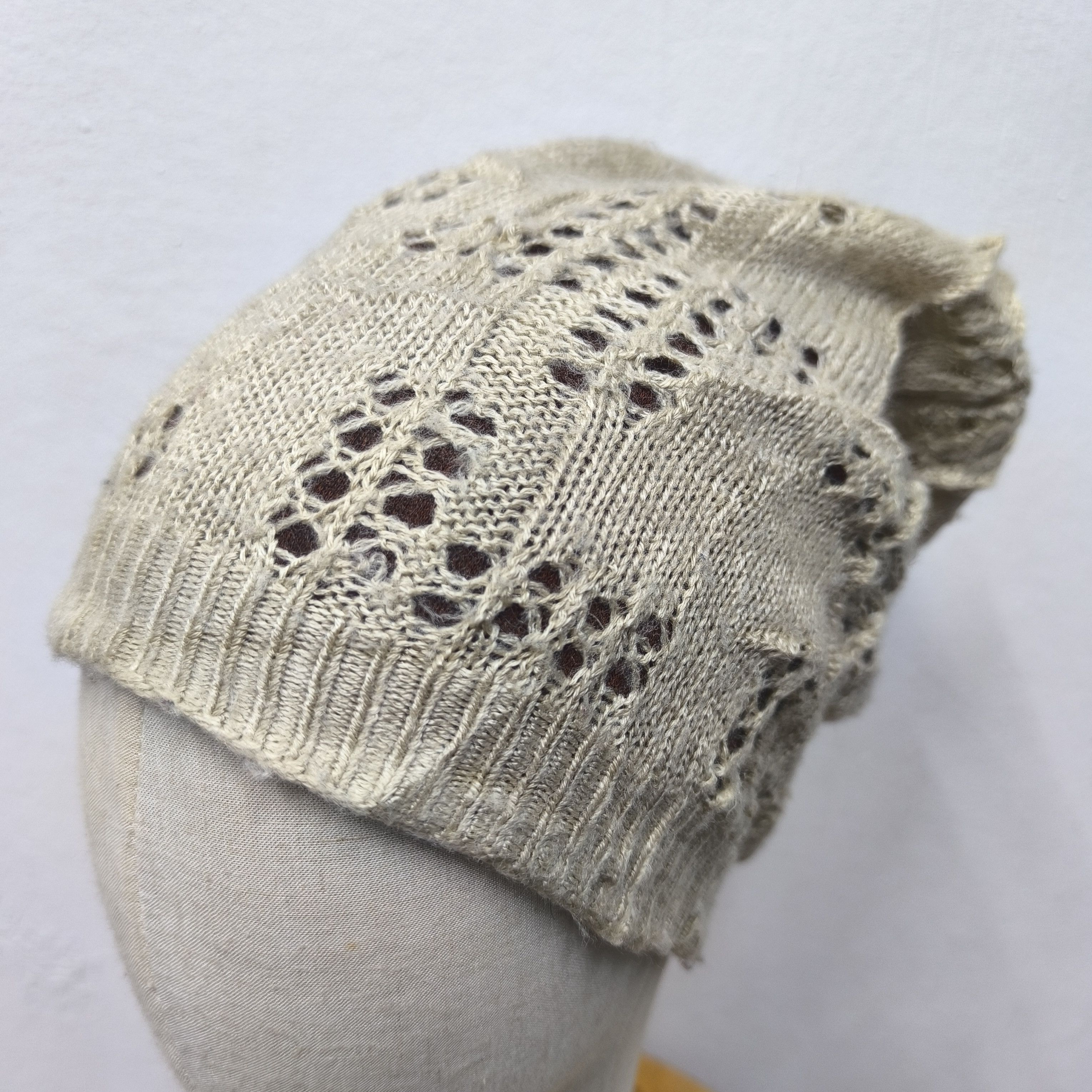 If Six Was Nine 💥 Harajuku style distressed design punk rock beanie hat Size ONE SIZE - 3 Thumbnail