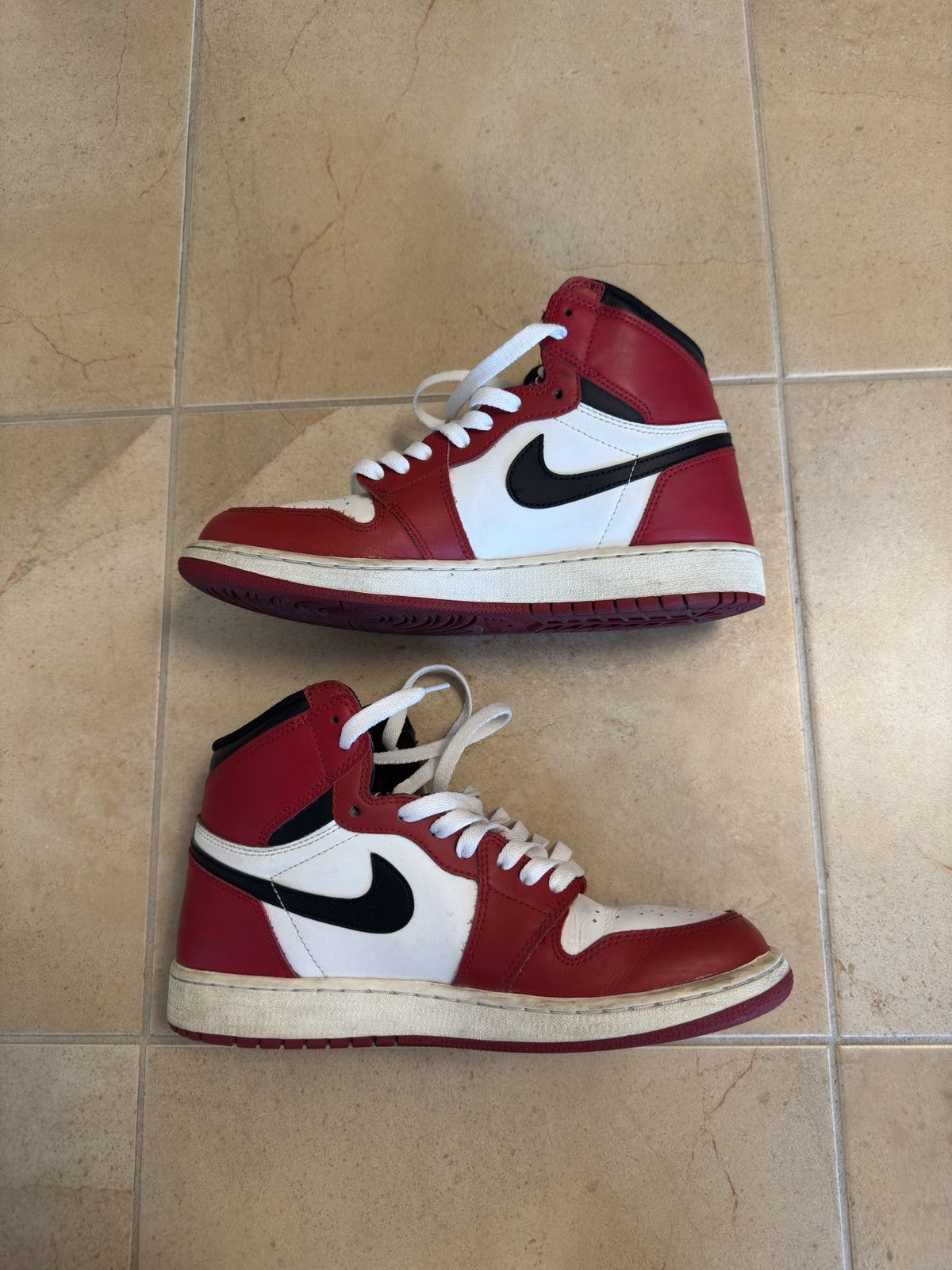 Jordan Brand Jordan 1 Retro Chicago 2015 GS 7 w/ Box (Missing Insoles) Size US 7 / EU 40 - 2 Thumbnail