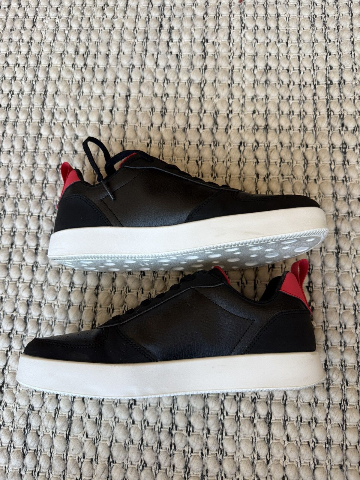 Other Atoms x MKBHD Low Sneaker | Black & Red | Men’s 9 Size US 9 / EU 42 - 2 Thumbnail