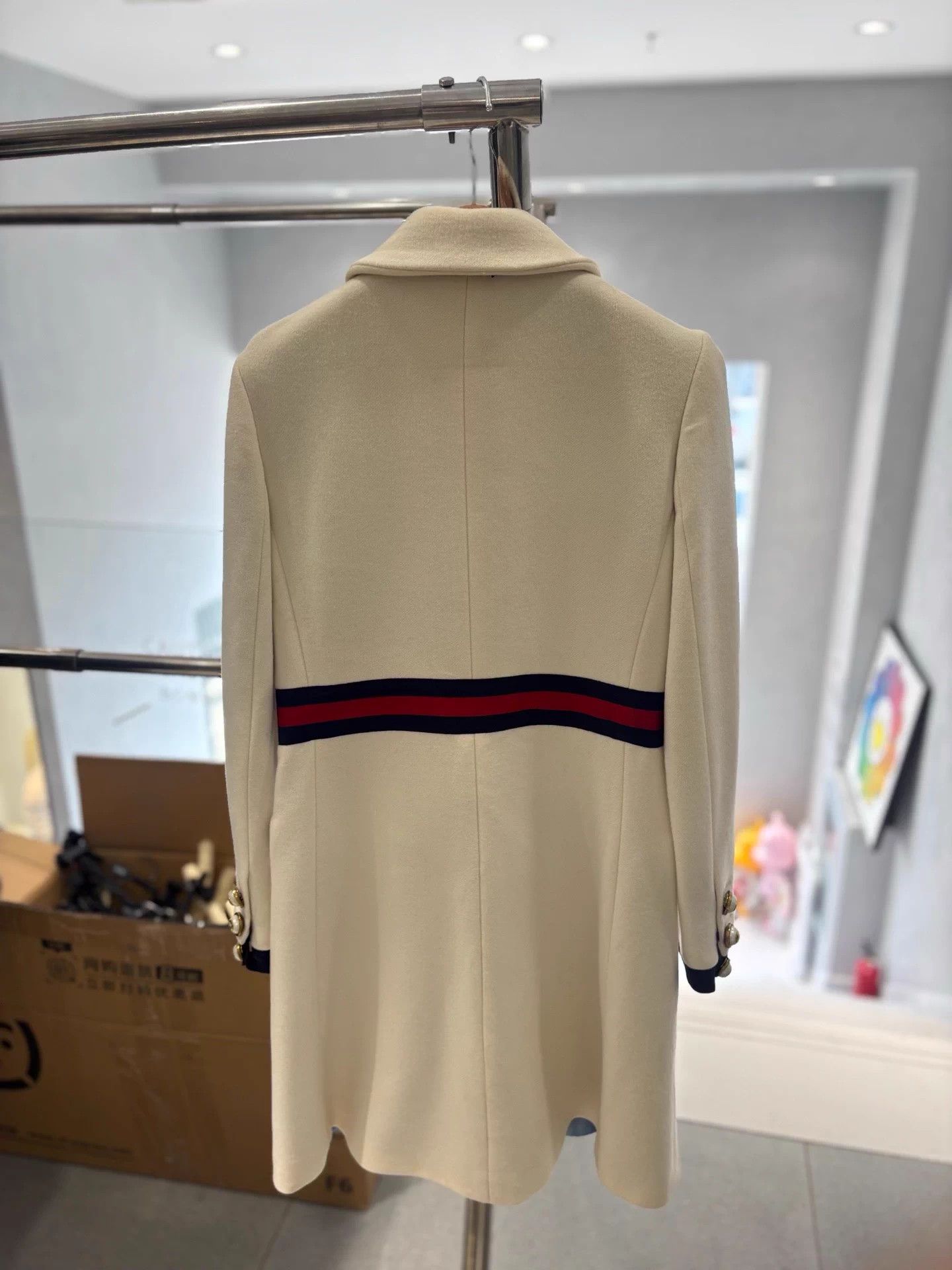 Gucci Gucci Pearl Button Long Wool Coat 38 Deadstock Size S / US 4 / IT 40 - 3 Thumbnail