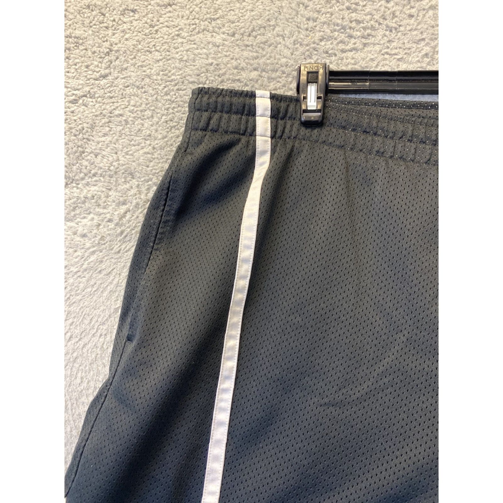 Nike Vintage Nike Basketball Shorts black gray USA Size XXL / 40-80 Size US 39 - 4 Thumbnail