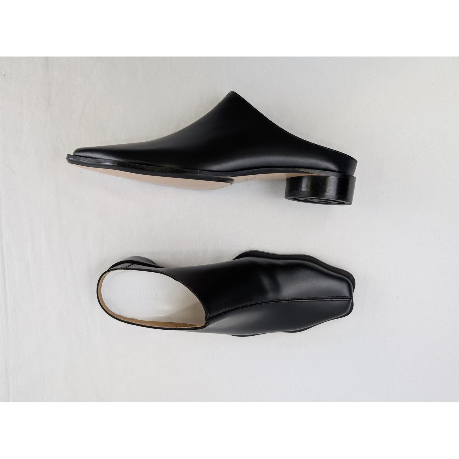 Maison Margiela o1rshd1 MM6 Maison Margiela Leather Mules Sandals Slippers Size US 11 / EU 44 - 1 Thumbnail