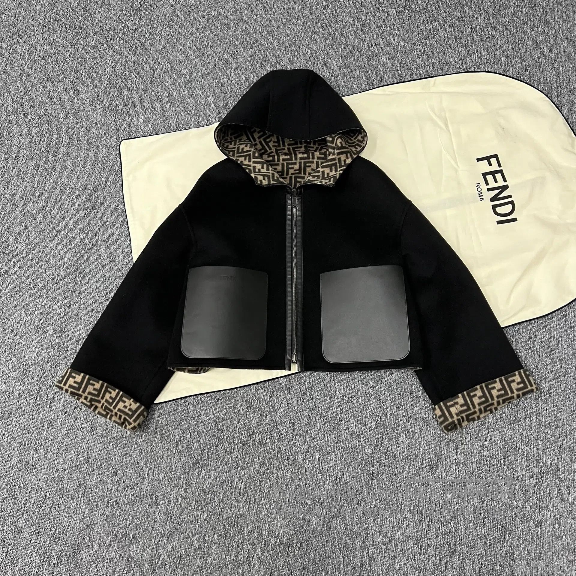 Fendi FENDI size 40 Cap-equipped little monster eyes; zipper ja Size US L / EU 52-54 / 3 - 2 Thumbnail