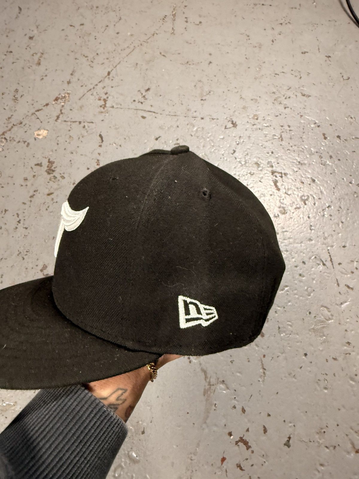 New Era Twins Black Fitted 7 1/8 Size ONE SIZE - 3 Thumbnail