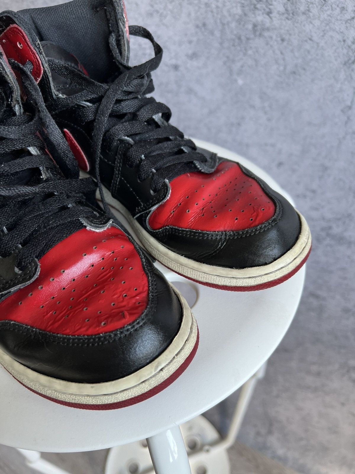 Nike Vintage Nike Air Jordan 1 High Top Sneakers Black and Red Size US 7 / EU 40 - 18 Thumbnail