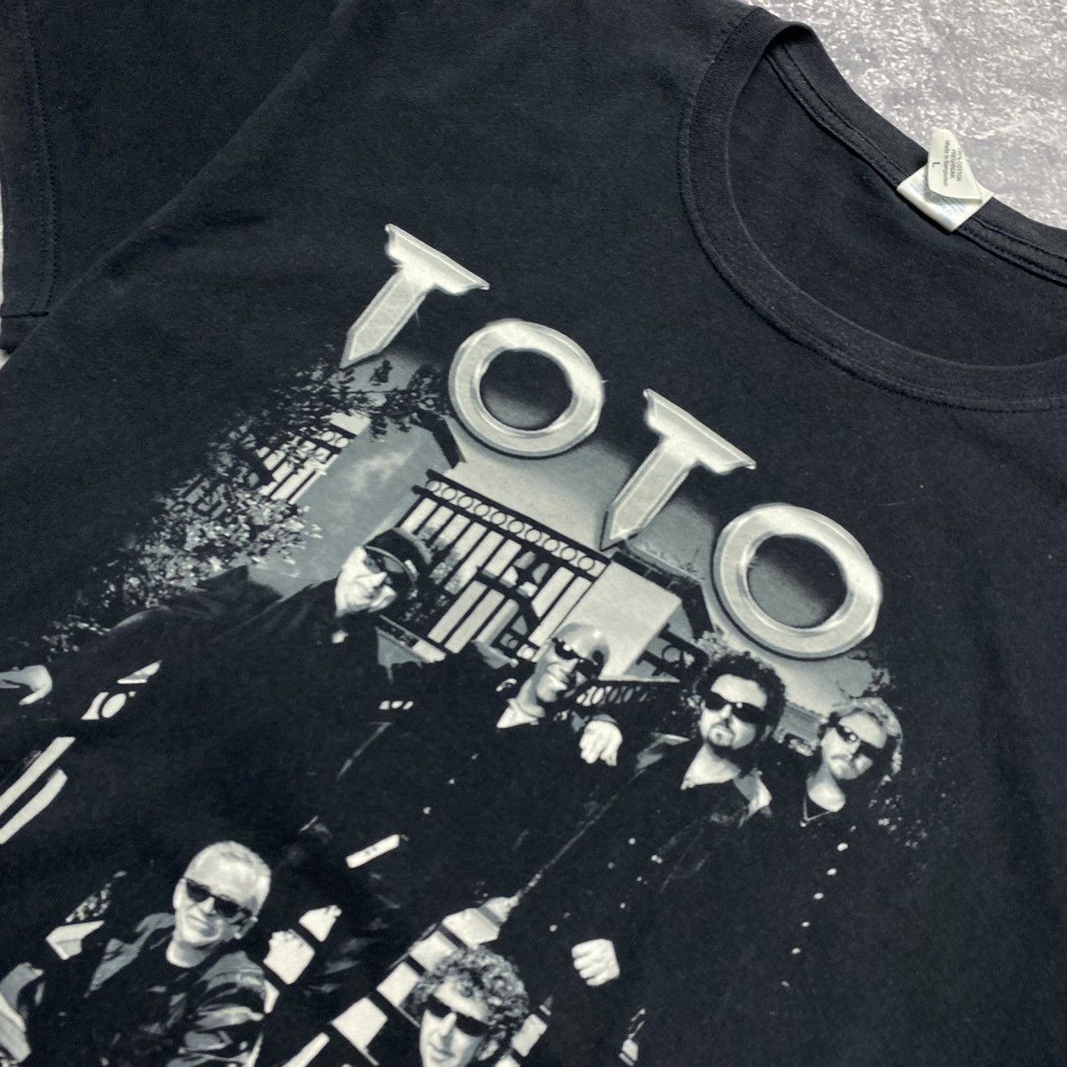 Band Tees Vintage Toto 2012 Europe Tour rock band tee Size US L / EU 52-54 / 3 - 6 Thumbnail
