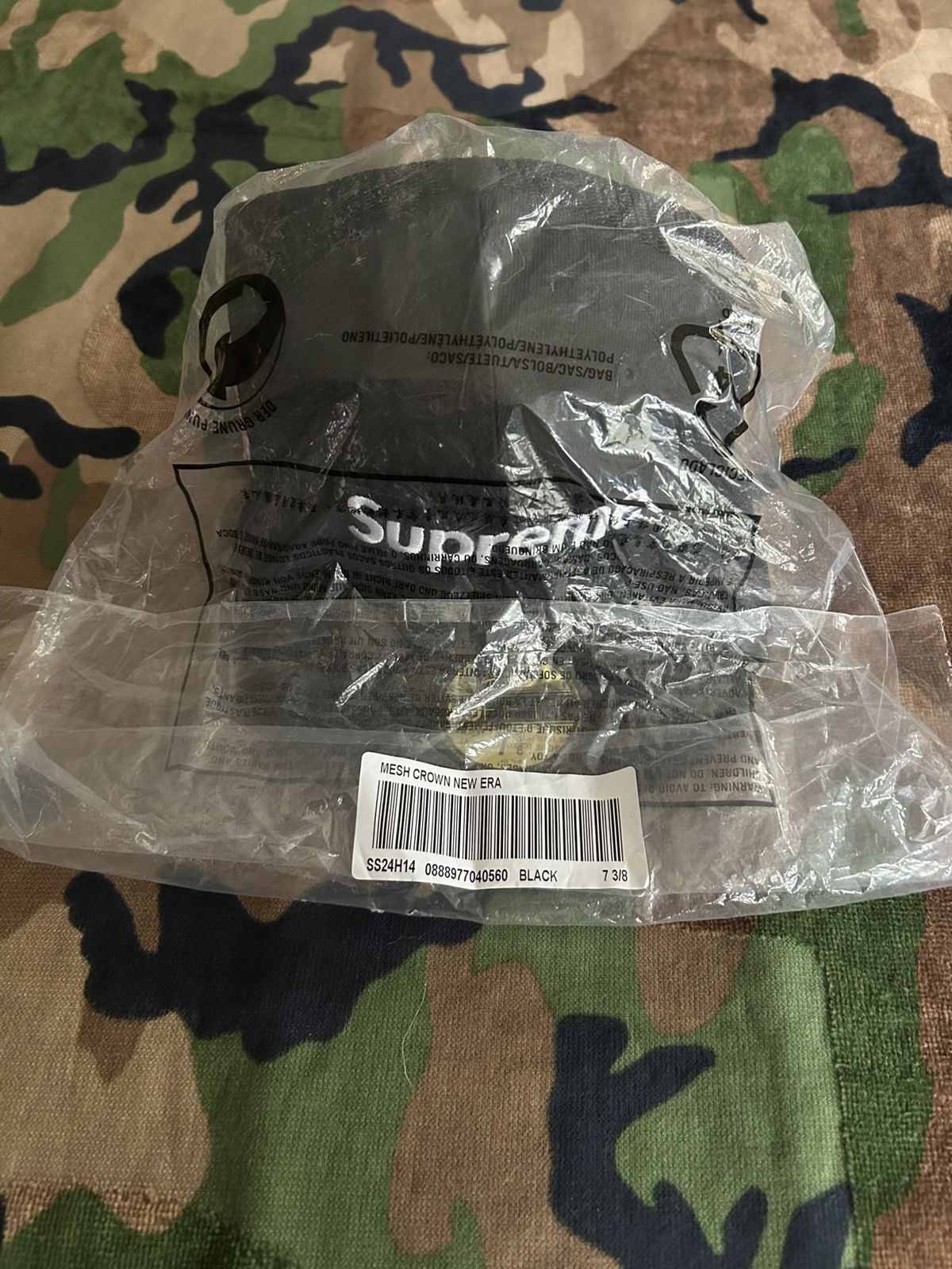 New Era × Supreme Supreme Mesh Crown New Era Fitted Hat Black 7 3/8 SS24 Size ONE SIZE - 4 Thumbnail
