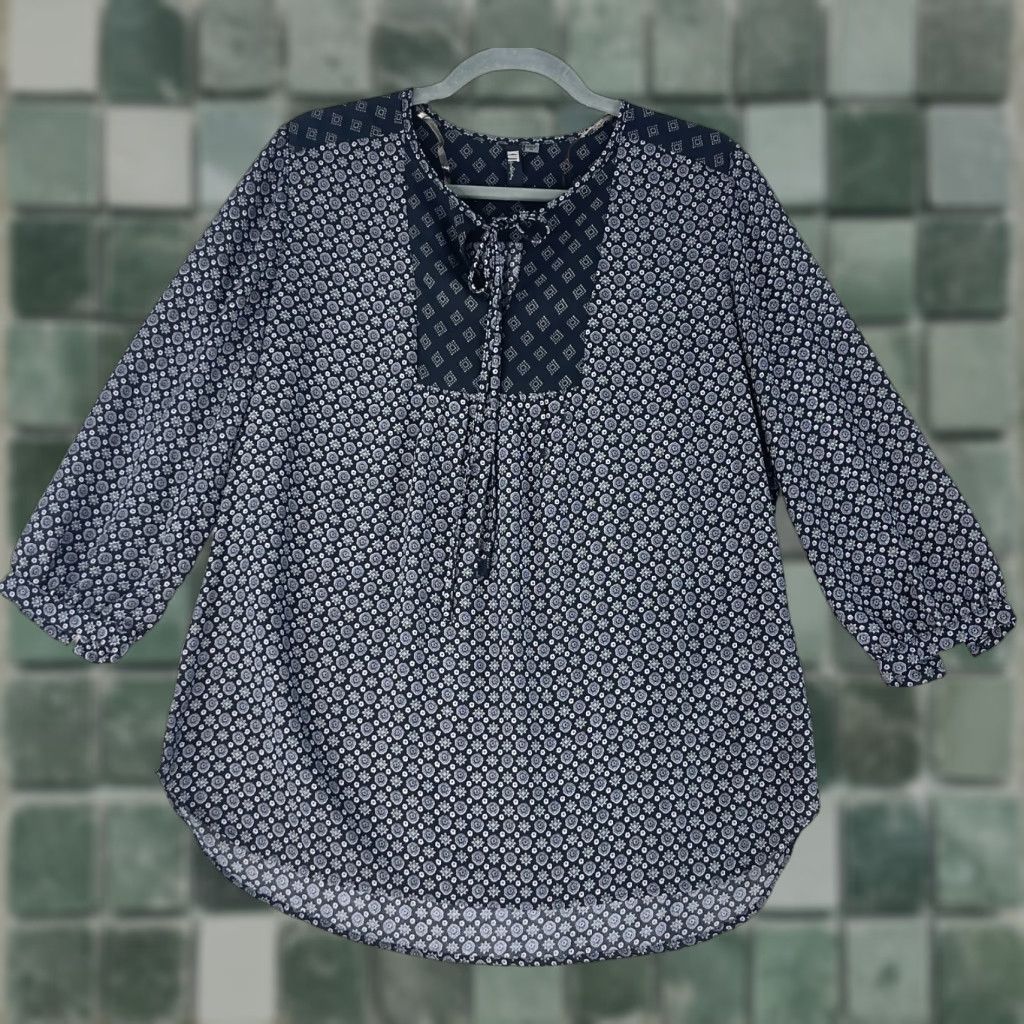 Vintage Kut from the Kloth Black Shirt Womens Medium Tie Neck 3/4 Sleeve Lightweight Blouse Size M / US 6-8 / IT 42-44 - 1 Thumbnail