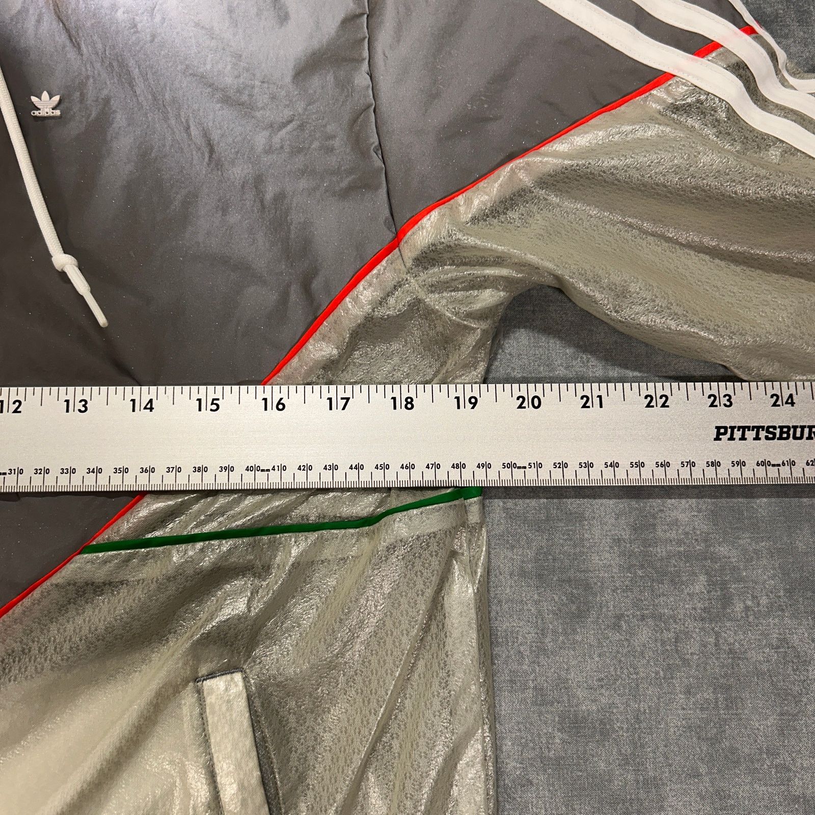 Adidas Adidas Originals Adicolor Lux Colorado reflective jacket M/S Size US S / EU 44-46 / 1 - 11 Thumbnail