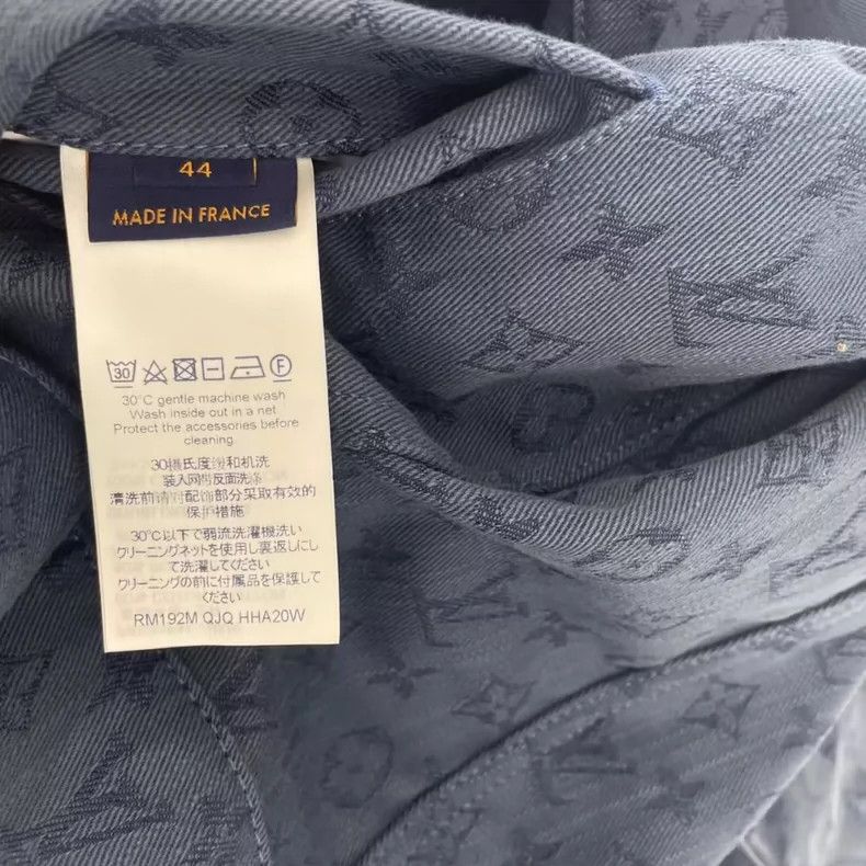 Louis Vuitton louis vuitton Blue denim jacket with full logo jacket 2501 Size US S / EU 44-46 / 1 - 5 Thumbnail
