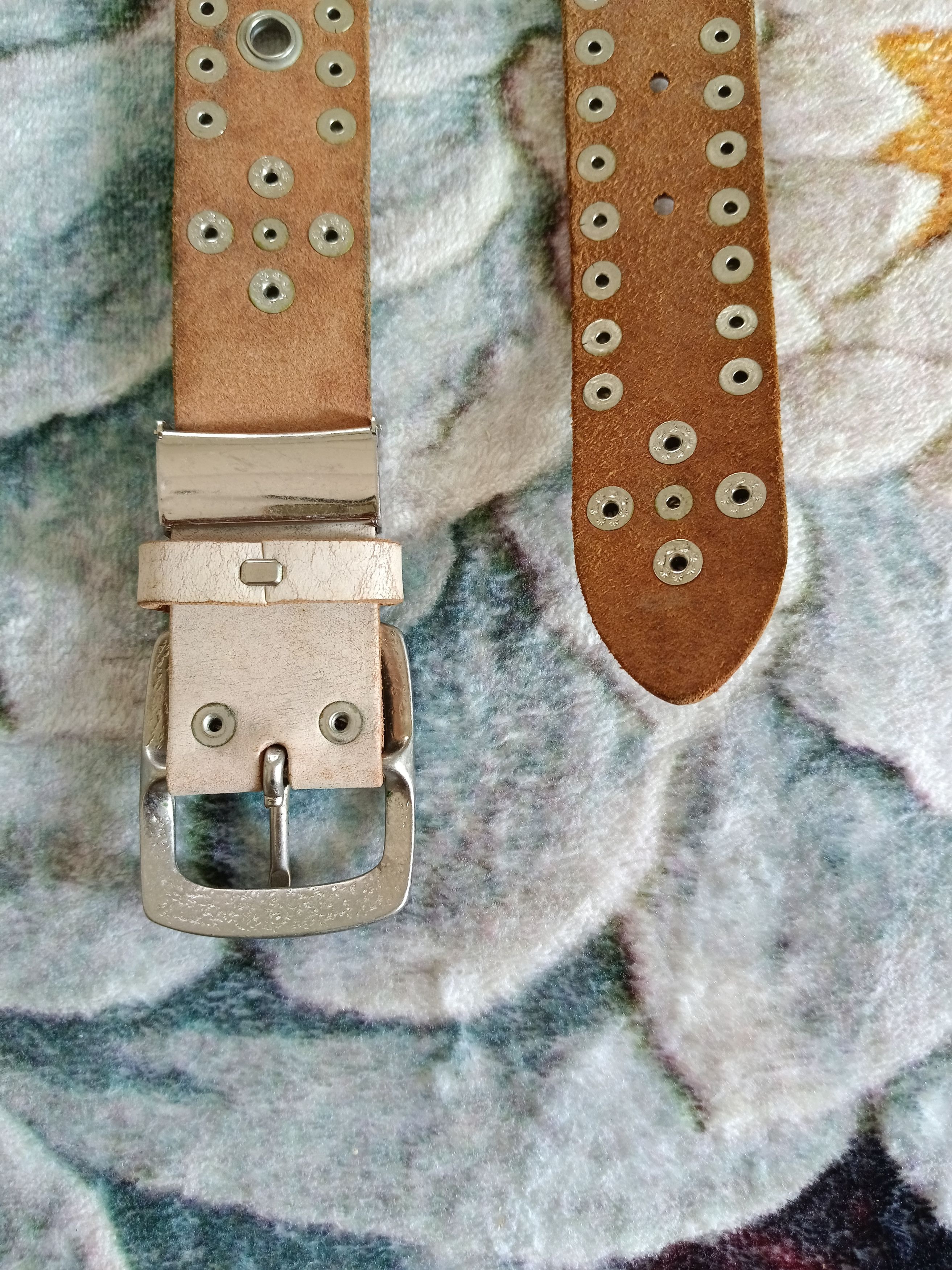 Leather OG🔥GRAIL STUDDED UNBRANDED LEATHER BELT Size ONE SIZE - 3 Thumbnail
