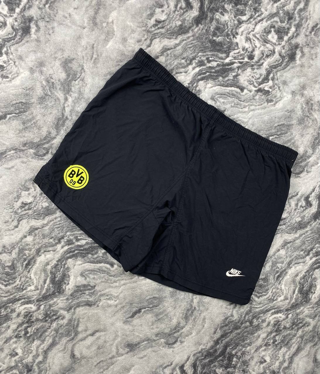 Nike Vintage 90s Nike Borussia Dortmund Football Shorts Soccer Size US 34 / EU 50 - 1 Thumbnail