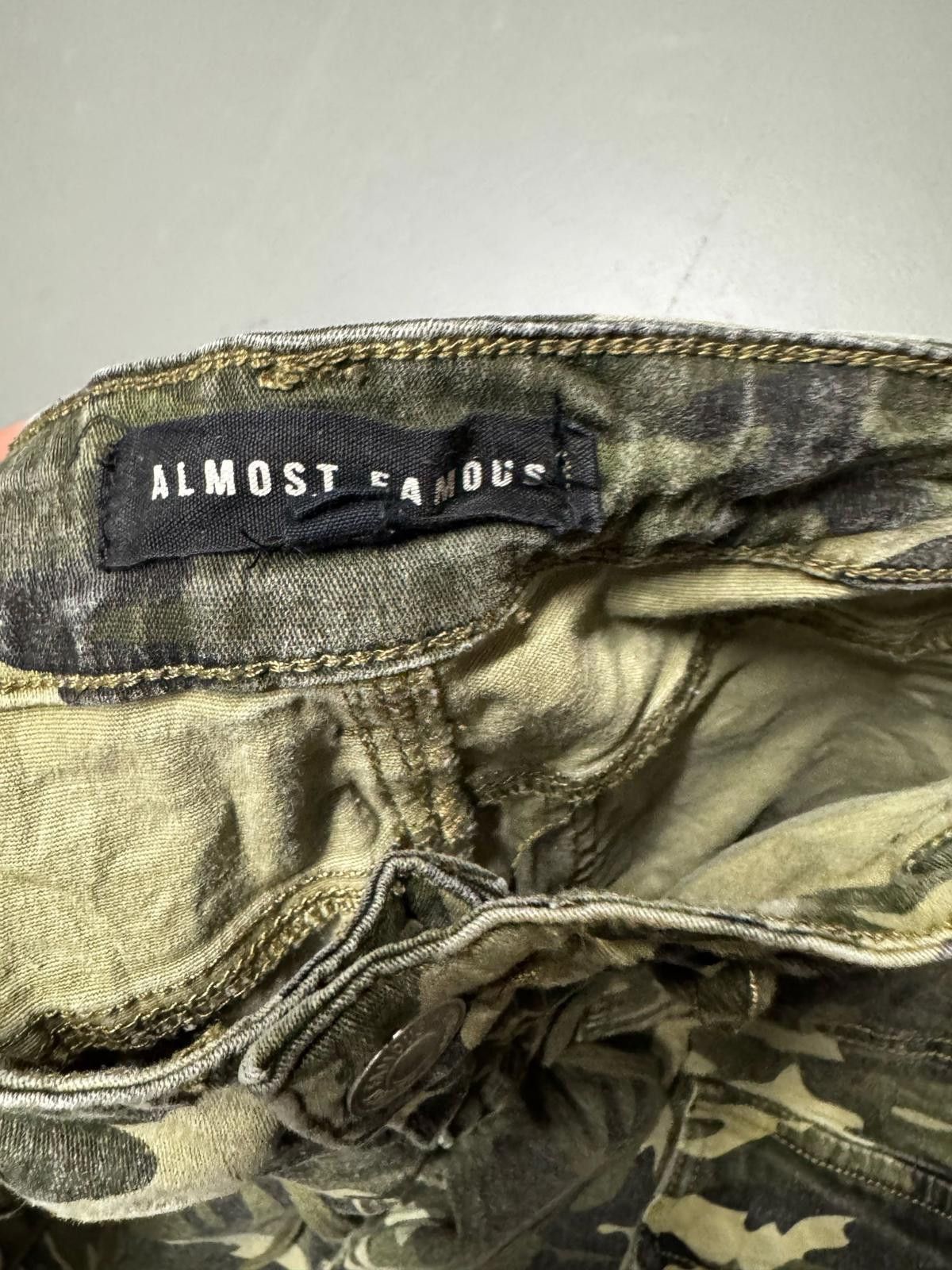 Almost Famous Almost Famous Camo Cargo Pants - Size 11 Size 30" / US 8 / IT 44 - 3 Thumbnail
