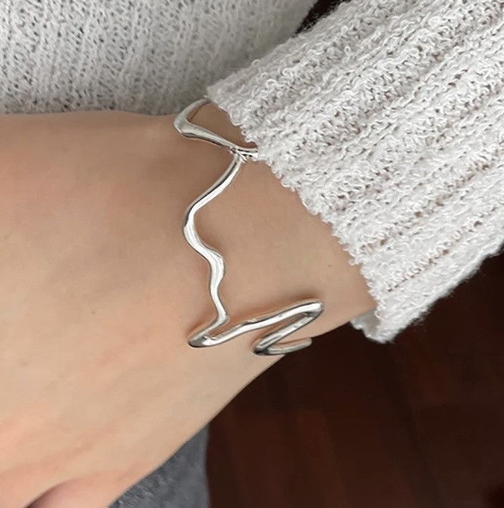 Jewelry × Vintage Irregular Wave Open Cuff Bracelet Size ONE SIZE - 1 Thumbnail