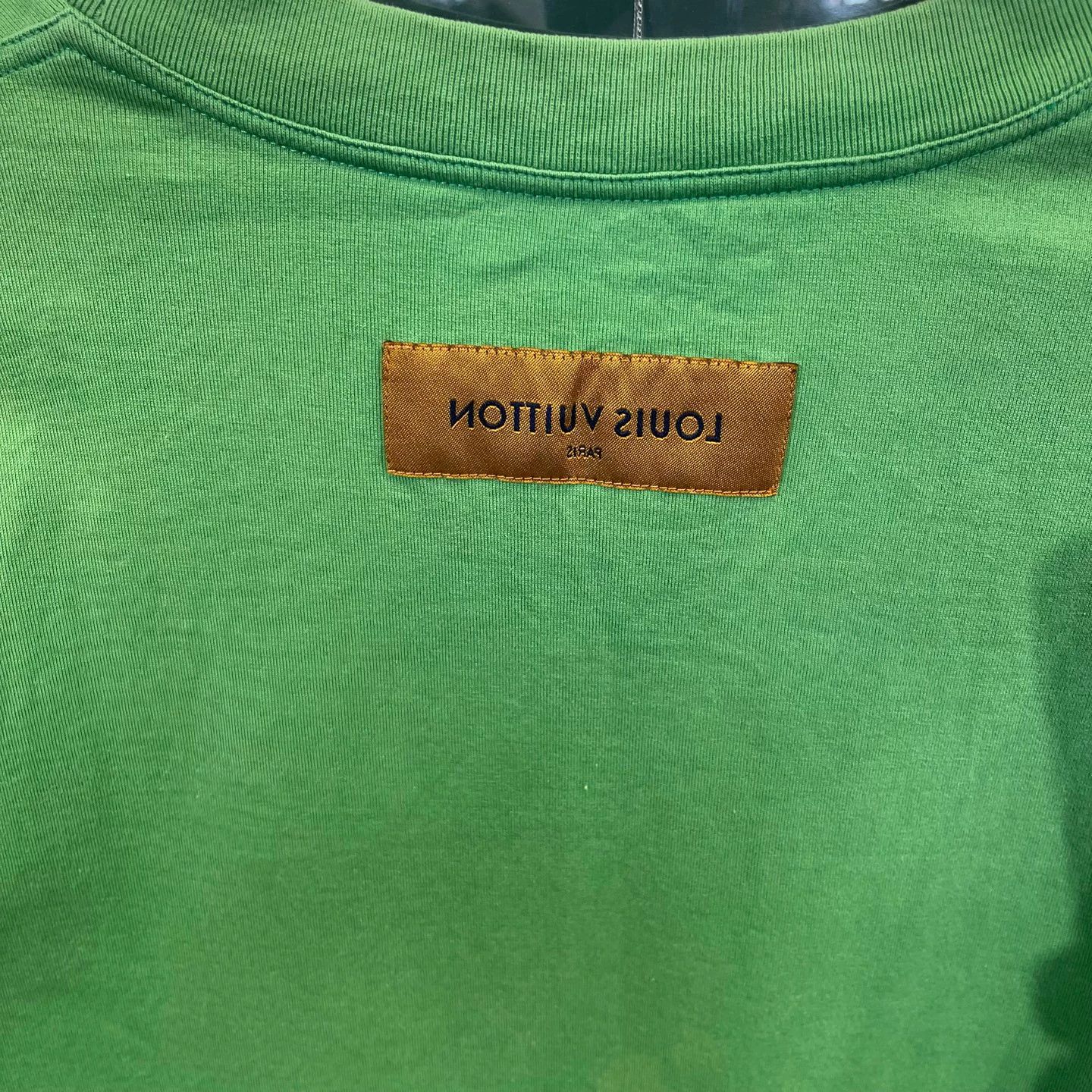 Louis Vuitton LV Green Embossed Short Sleeve T S 98N #11615F back flaw Size US S / EU 44-46 / 1 - 5 Thumbnail