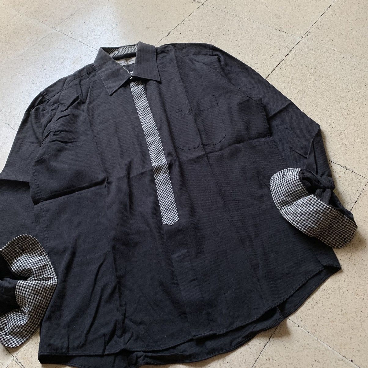 Balenciaga Vtg 90s Balenciaga Check Petterned Inner Collar Placket Size US M / EU 48-50 / 2 - 4 Thumbnail