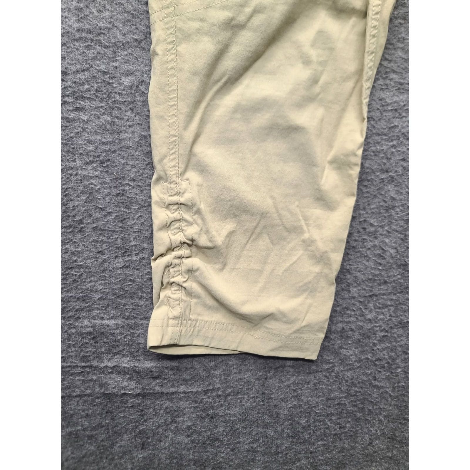 Eddie Bauer Eddie Bauer Capri Pants Womens 4x20 Relaxed Mid Rise Outdoors Hiking Beige Nylon Spandex Pockets Capris Size ONE SIZE - 7 Thumbnail