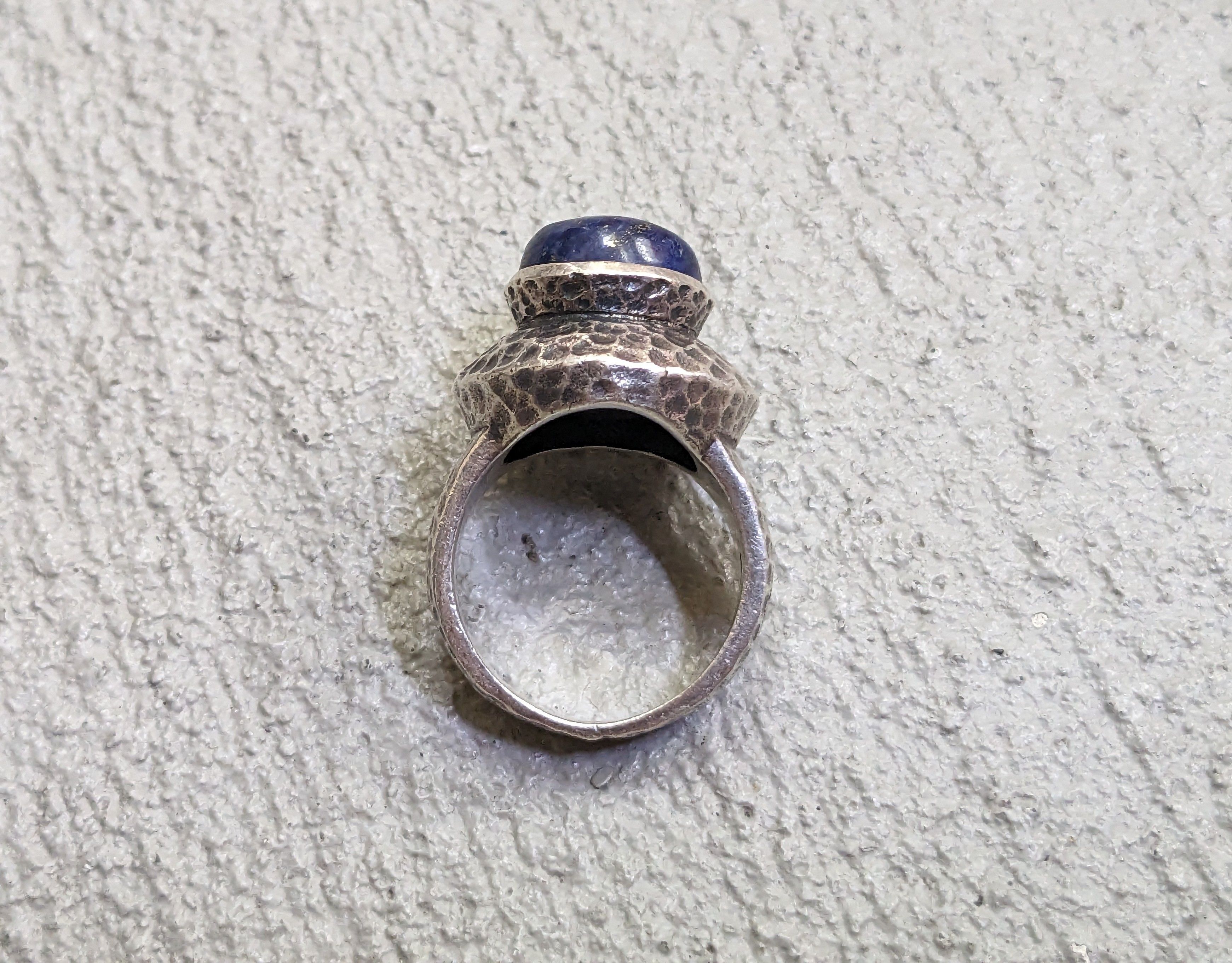 Jewelry Vintage Sterling Silver Ring Blue Lapis Lazuli 8 Hammered Size ONE SIZE - 12 Thumbnail