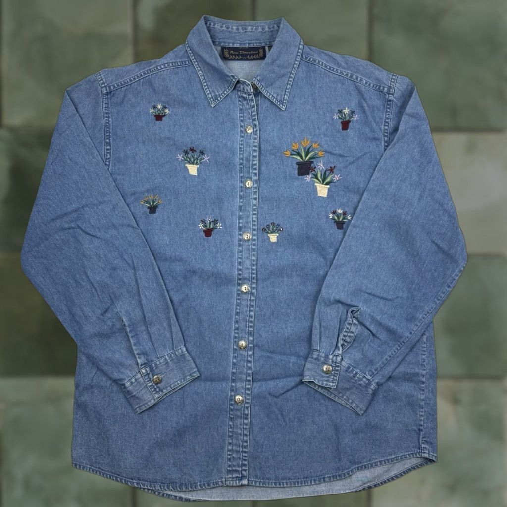 Denime VINTAGE New Directions Button-Up Shirt Denim Collar Womens Large Blue Flower 90s Y2K - Shirt Women L Denim Floral Size L / US 10 / IT 46 - 1 Thumbnail