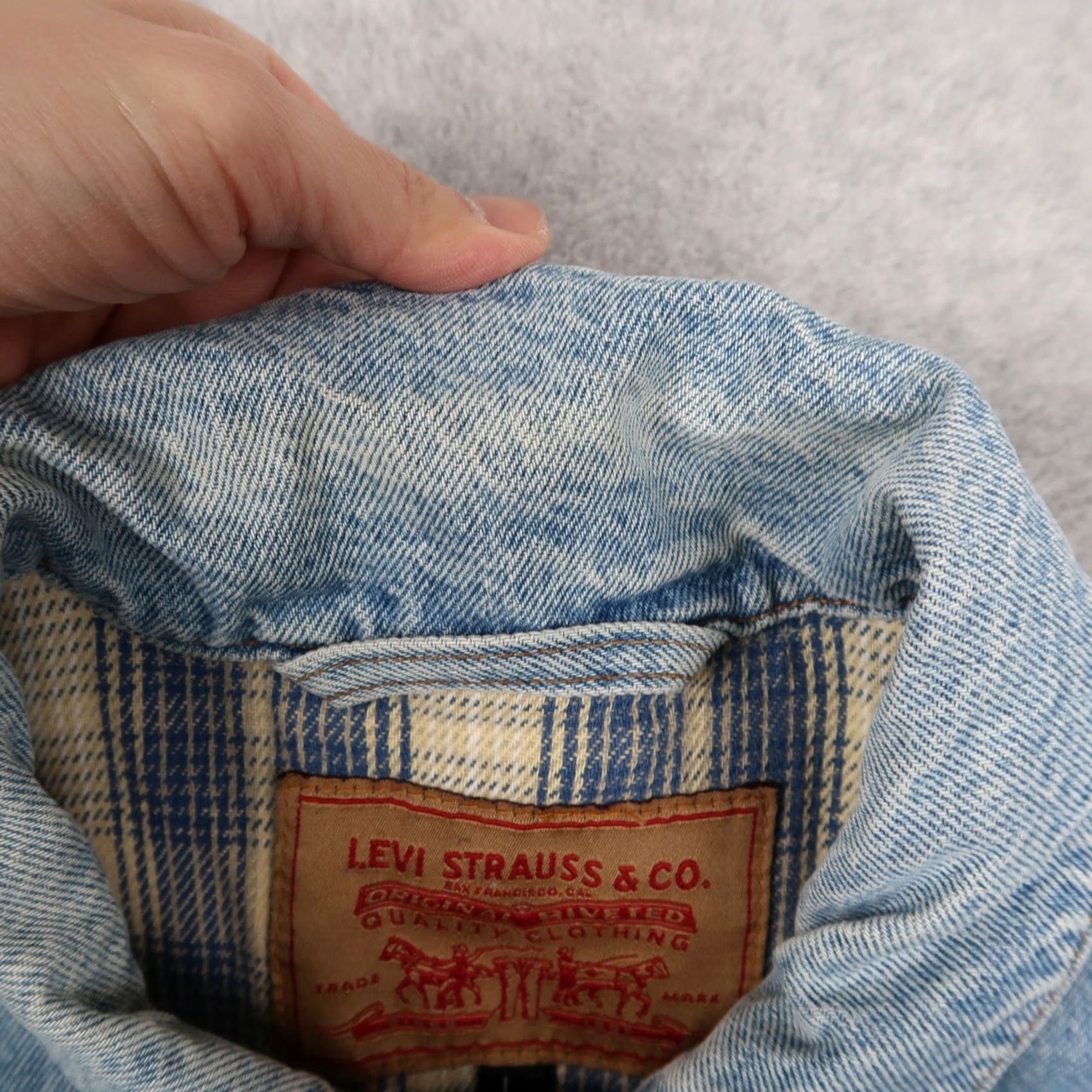Levi's VINTAGE Levi's Trucker Denim Jacket Men L Large Blue 90s - Denim Jacket 60s-90s Size US L / EU 52-54 / 3 - 4 Thumbnail