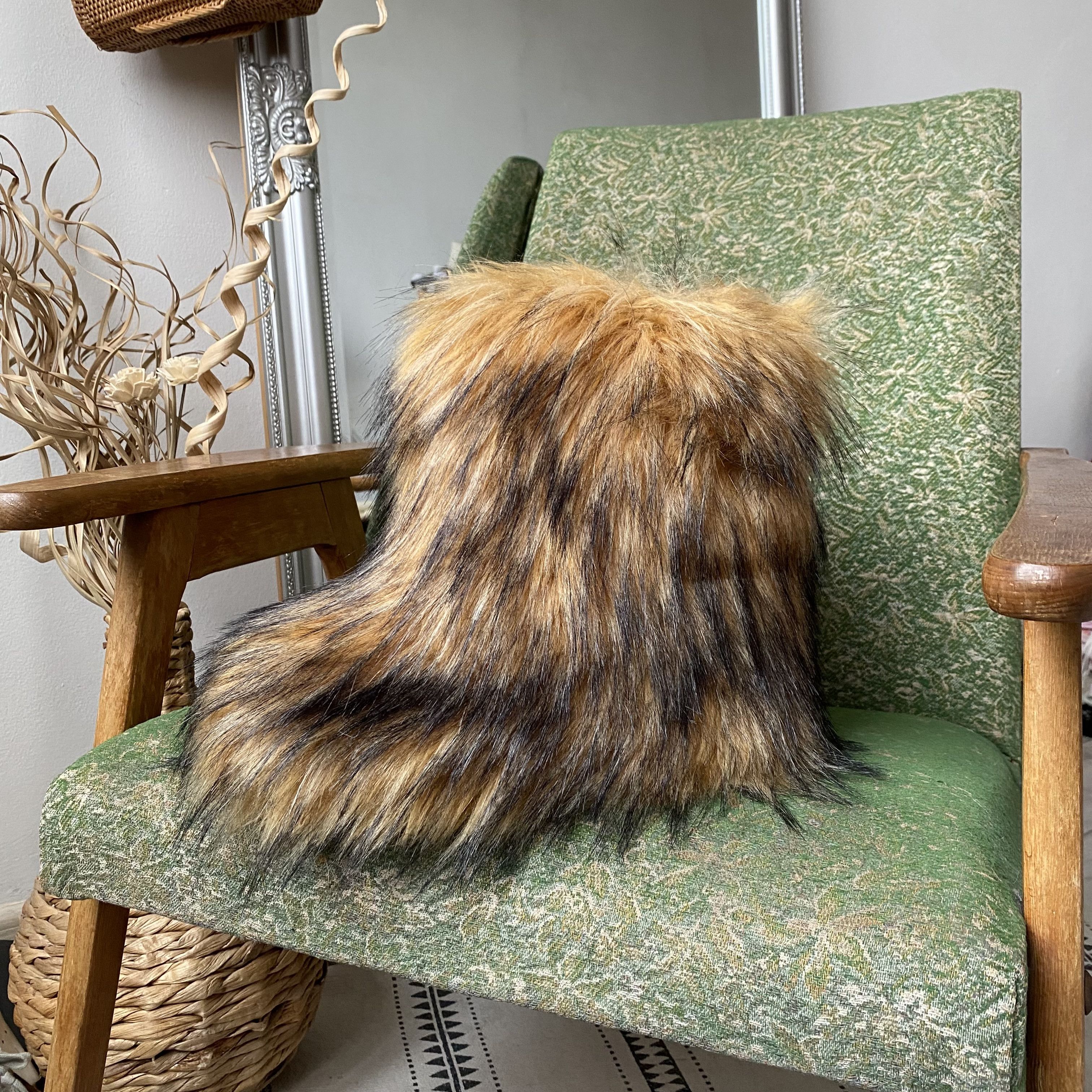 If Six Was Nine Vintage Y2K Fluffy Faux Fur Yeti Boots Avant-garde Size US 9 / IT 39 - 1 Thumbnail