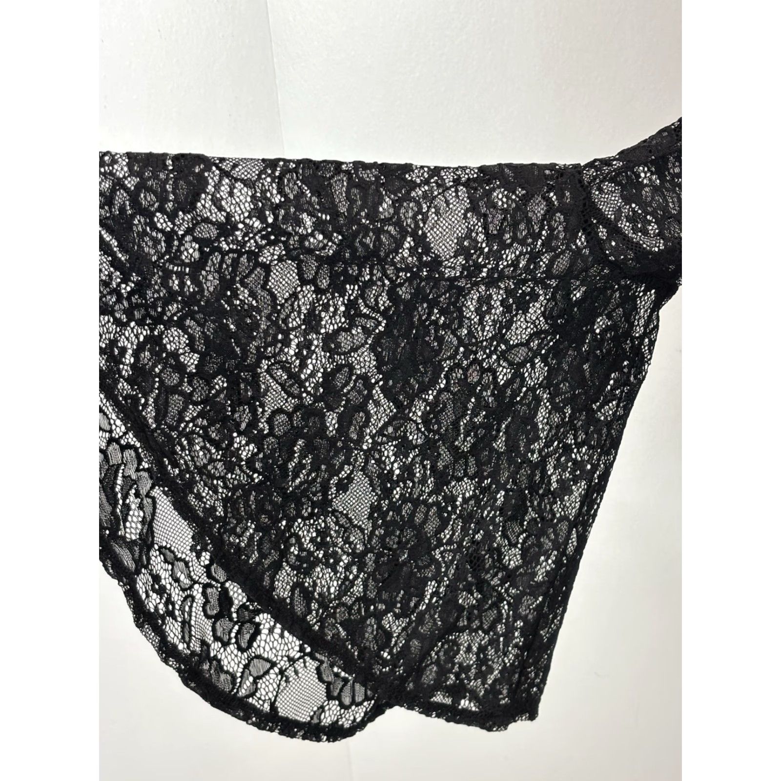 Express VINTAGE Express Black Lace Top Shirt XS Women’s Bell Sleeve Off Shoulder Whimsigoth 3/4 Sleeve Party/Cocktail Womens Size XS / US 0-2 / IT 36-38 - 6 Thumbnail
