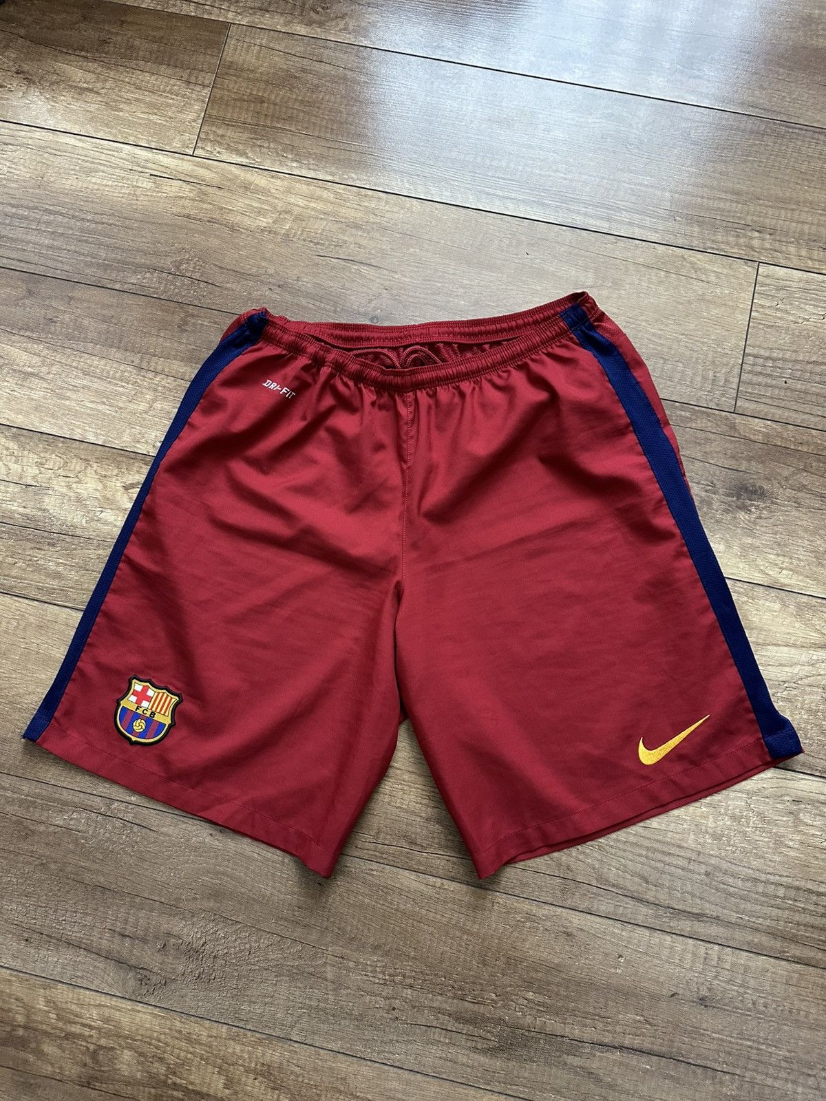 Nike Nike FC Barcelona Soccer Shorts Size US 34 / EU 50 - 3 Thumbnail
