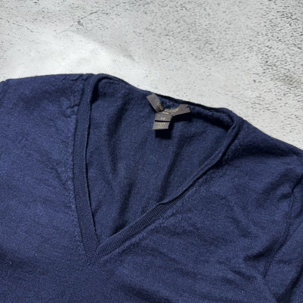 Louis Vuitton vintage louis vuitton cashmere sweater wool gold buttons Size M / US 6-8 / IT 42-44 - 7 Thumbnail