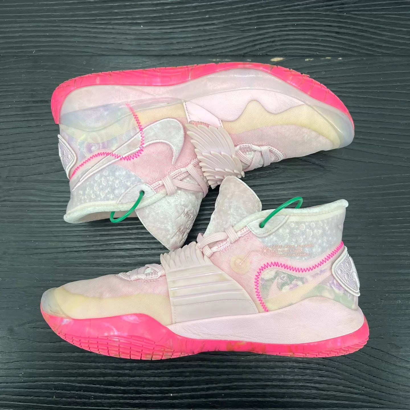 Nike Nike KD 12 Breast Cancer 44 Original Box Size US 11 / EU 44 - 2 Thumbnail