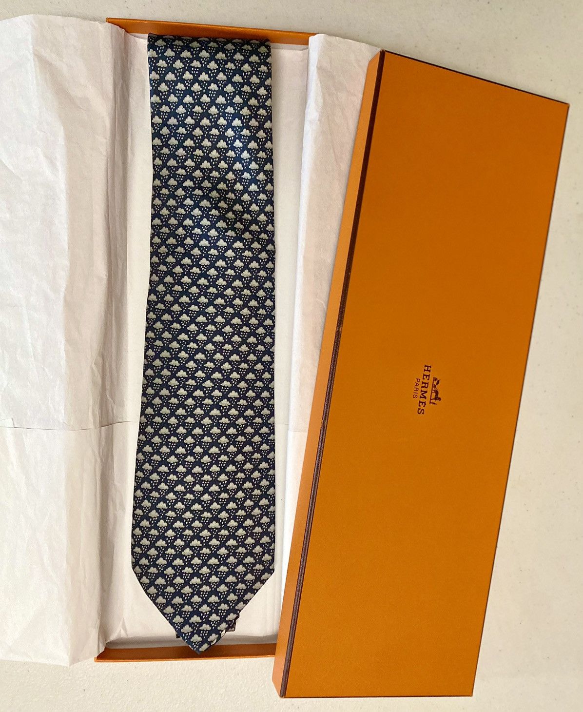 Hermes Hermès 🇫🇷 Blue Rainy Day Cover 5616 MA Vintage Print Tie NWT Size ONE SIZE - 11 Thumbnail
