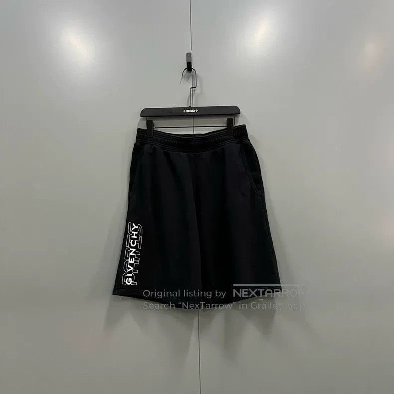 Givenchy Givenchy SizeS Black Logo Printed Shorts (Size S) Size US 29 - 1 Thumbnail