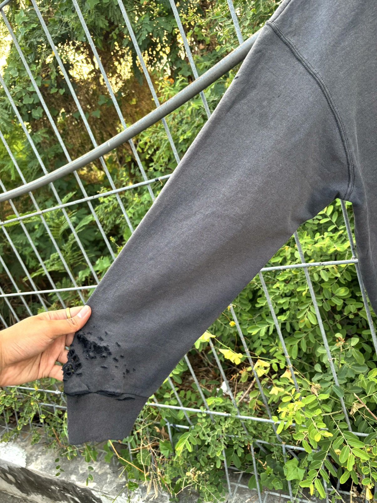 Vintage Thrashed Distressed Sweatshirt Faded Blacl ERD Grunge Size US L / EU 52-54 / 3 - 17 Thumbnail