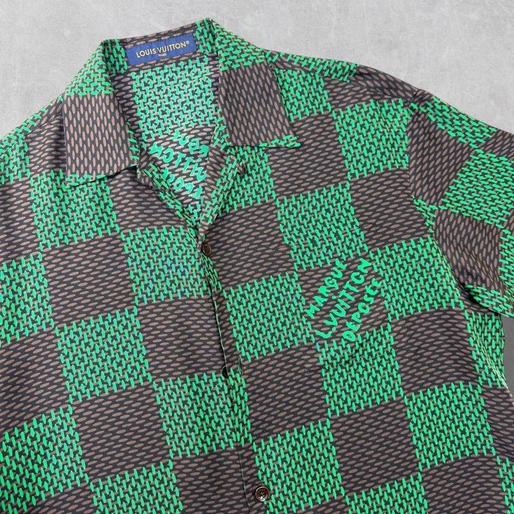 Louis Vuitton Open Collar Silk Shirt Size US M / EU 48-50 / 2 - 3 Thumbnail
