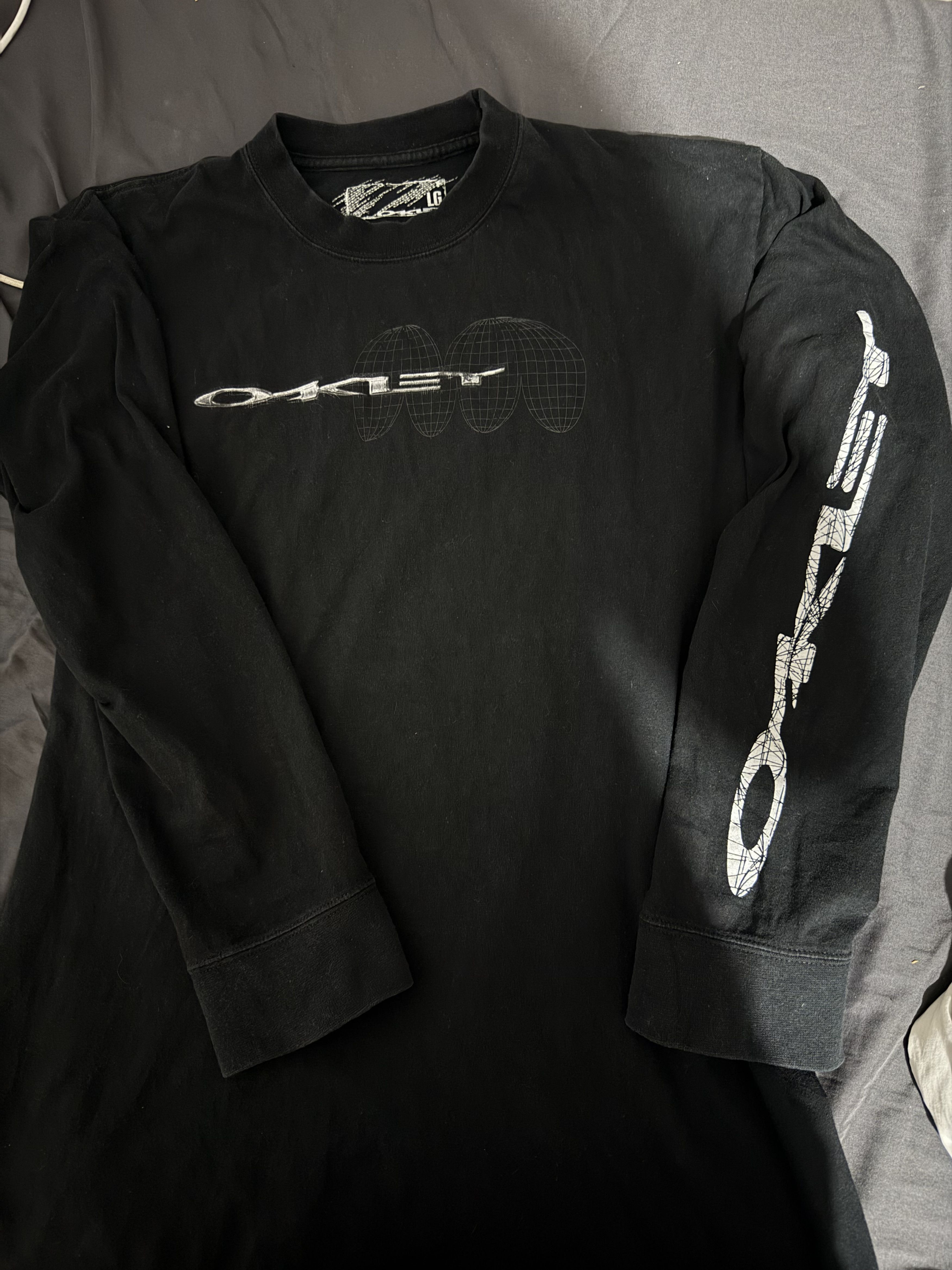 Oakley OAKLEY LONG SLEEVE VERY RARE ❤️‍🔥 Size US L / EU 52-54 / 3 - 2 Thumbnail