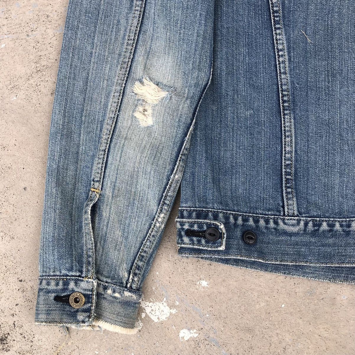 Edwin Vintage Edwin Distressed Denim Jacket Size US M / EU 48-50 / 2 - 6 Thumbnail