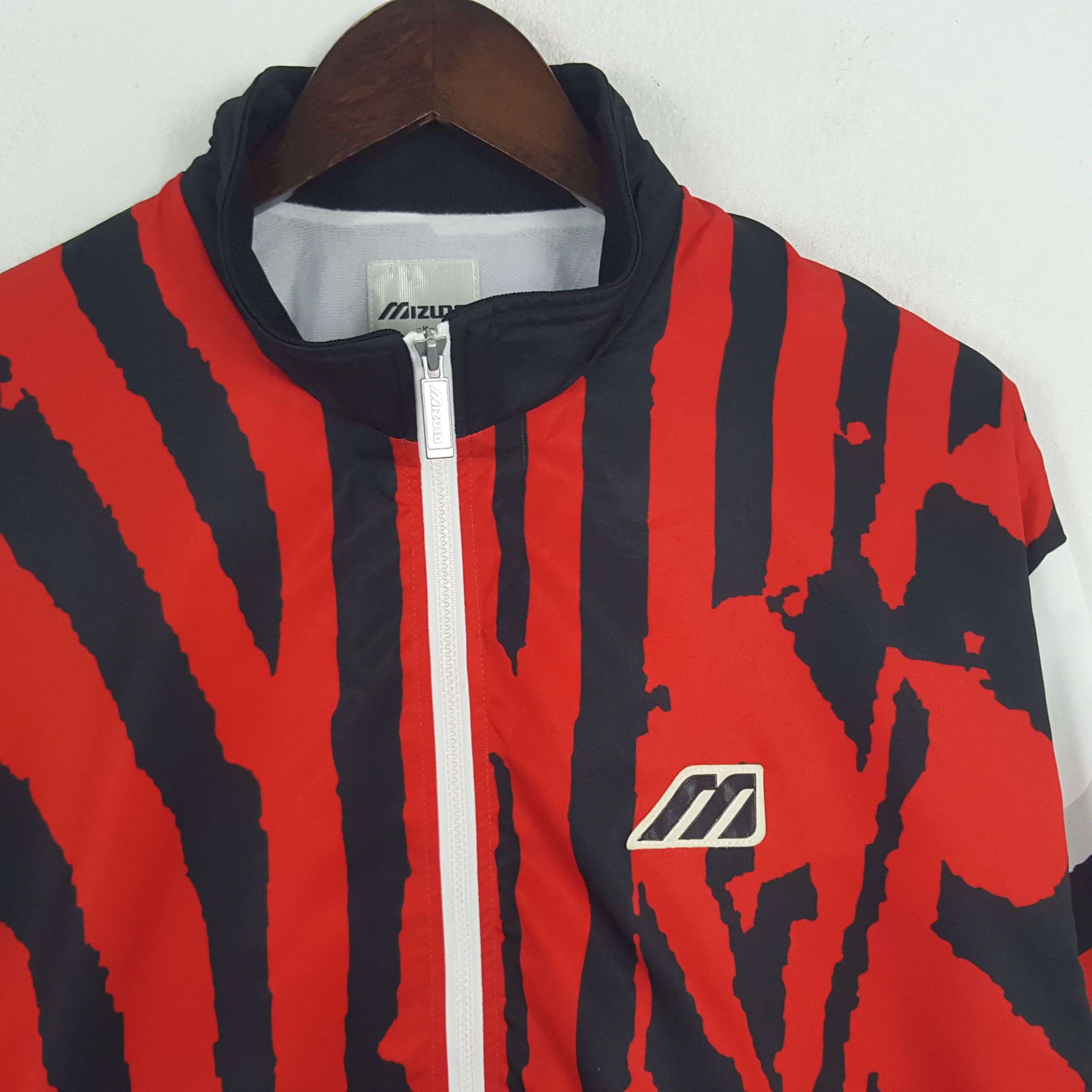 Mizuno × Sports Specialties × Vintage Vintage Mizuno Windbreaker Jacket Size US M / EU 48-50 / 2 - 2 Thumbnail