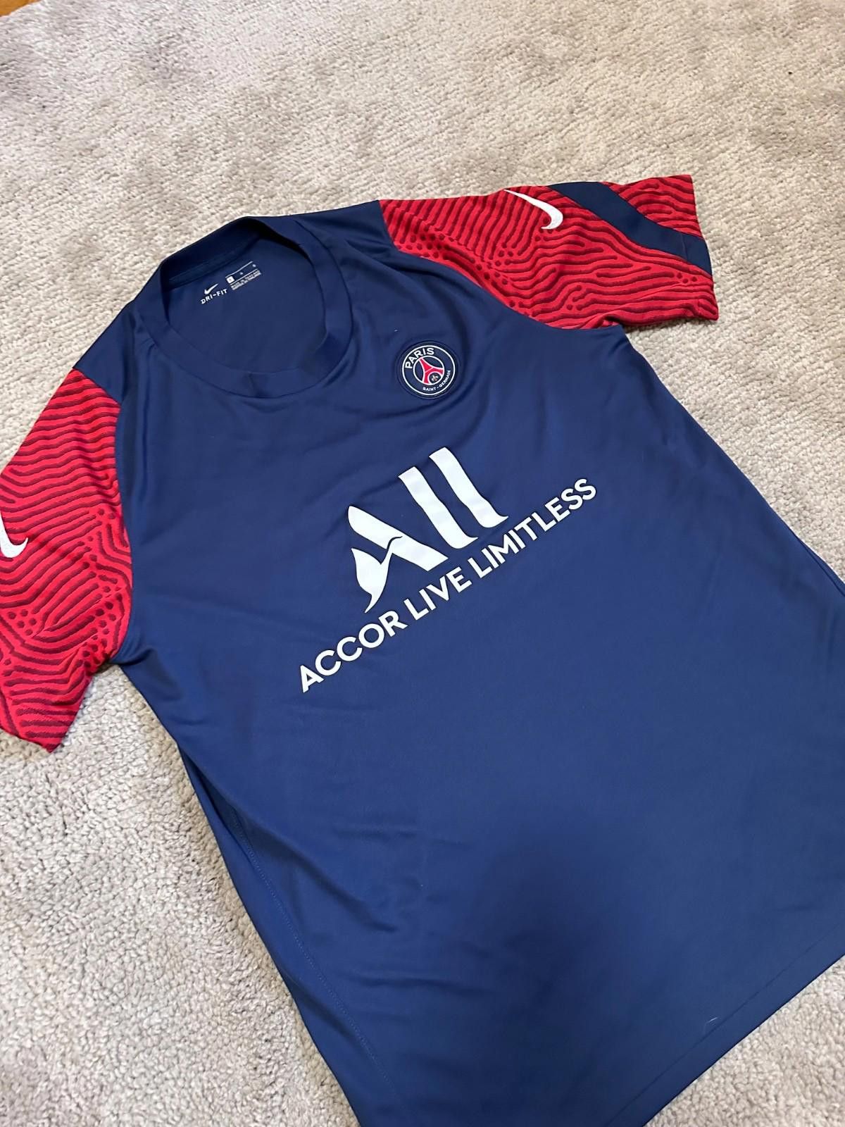 Nike Paris Saint Germain PSG Nike Training Football Soccer Jersey Size US L / EU 52-54 / 3 - 2 Thumbnail