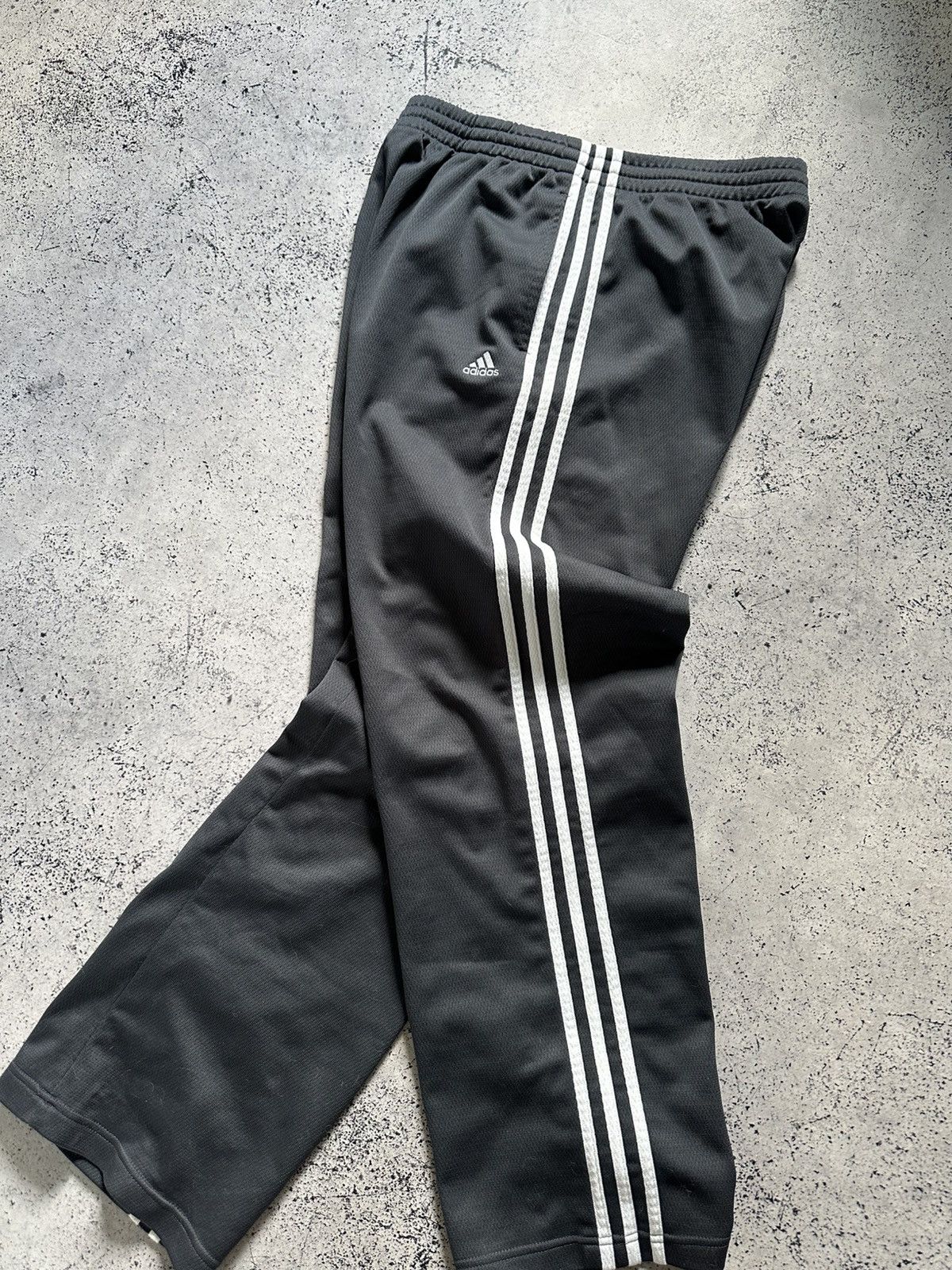Adidas × Vintage Vintage Adidas Track Pants Sweatpants Baggy Fit Mini Logo Size US 32 / EU 48 - 2 Thumbnail