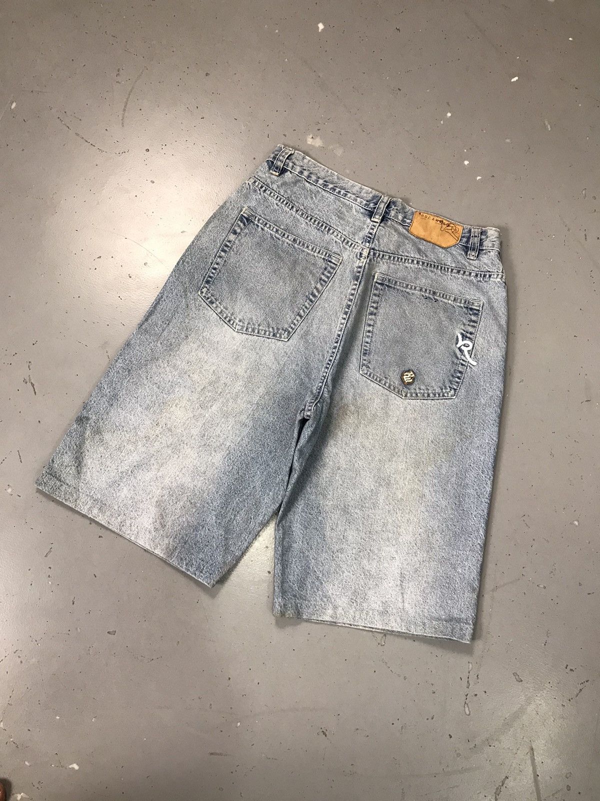 Rocawear Vintage rocawear skater denim jort Size US 34 / EU 50 - 12 Thumbnail