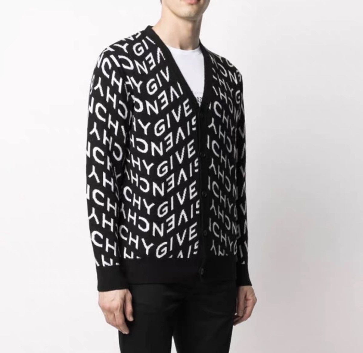 Givenchy Givenchy All-over Logo Wool Cardigan J42 Size US XL / EU 56 / 4 - 6 Thumbnail