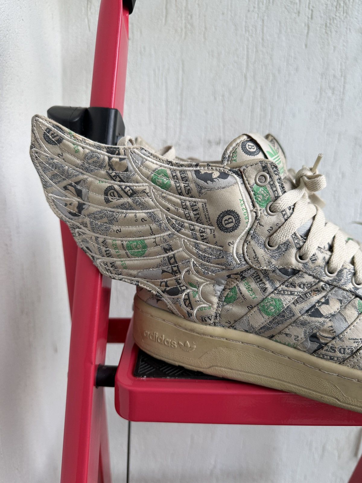 Adidas × Jeremy Scott Dollar wings sneaker Size US 9 / EU 42 - 11 Thumbnail
