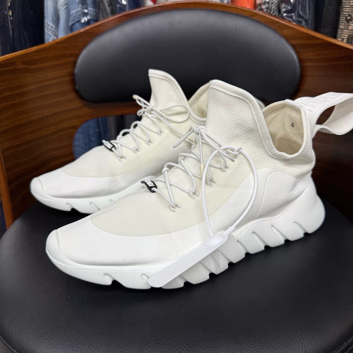 Fendi Fendi White Lowtop Sneakers 40 Men Size US 7.5 / EU 40-41 - 1 Thumbnail