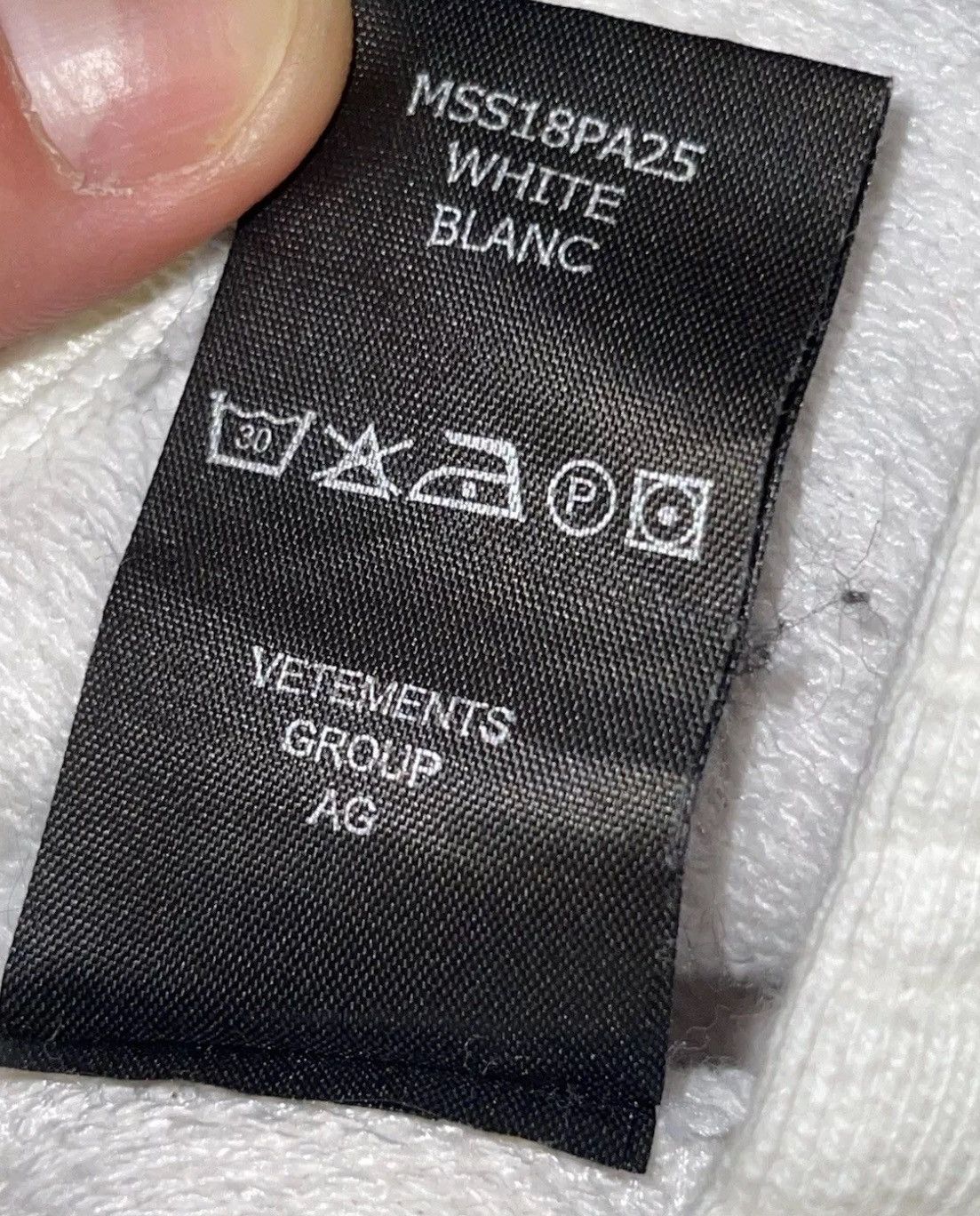 Vetements Vetements umbro 2018 white sweatpants brand new Size US 30 / EU 46 - 7 Thumbnail