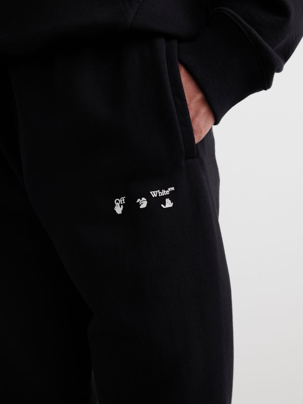 Off-White o1gr1nt1124 Ow Logo Slim Cuffed Sweatpant in Black Size US 28 / EU 44 - 3 Thumbnail