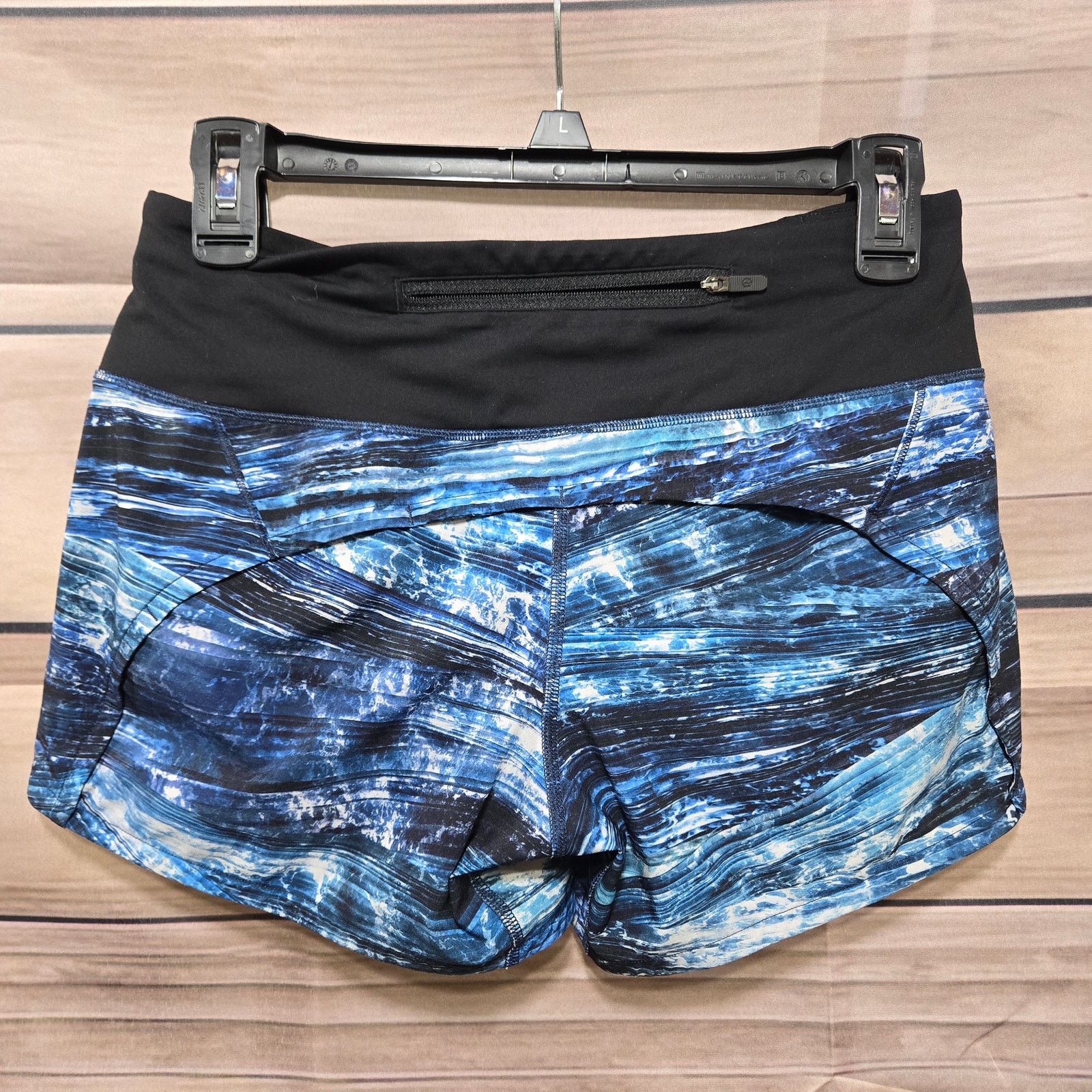 Lululemon Lululemon Shorelines Run Times 4 Inch Shorts Size 4 Size 27" / US 4 / IT 40 - 14 Thumbnail