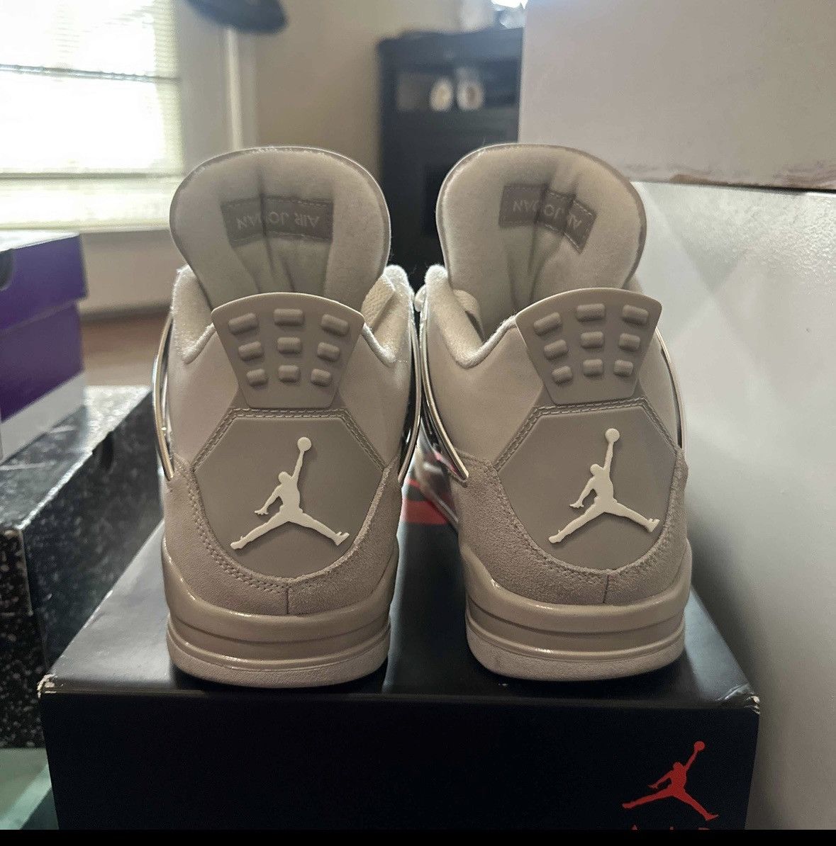 Jordan Brand Air Jordan 4 Retro “Frozen Moments” Size US 8.5 / EU 41-42 - 4 Thumbnail