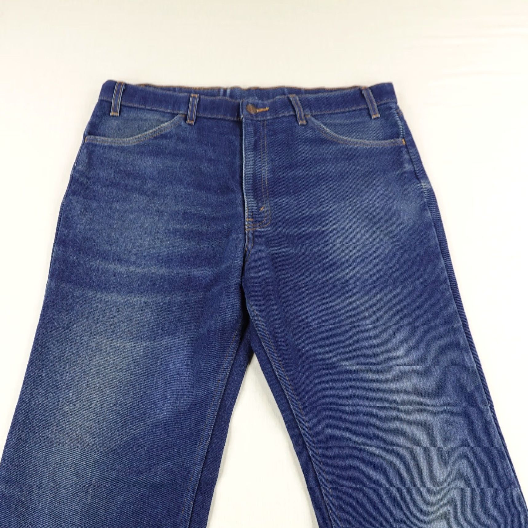 Levi's VINTAGE Levi's Jeans Mens 38x31 Blue Denim 547 Brown Tab Faded Straight Leg 90s Levis 5047-2317 Mens Jeans Size US 38 / EU 54 - 2 Thumbnail