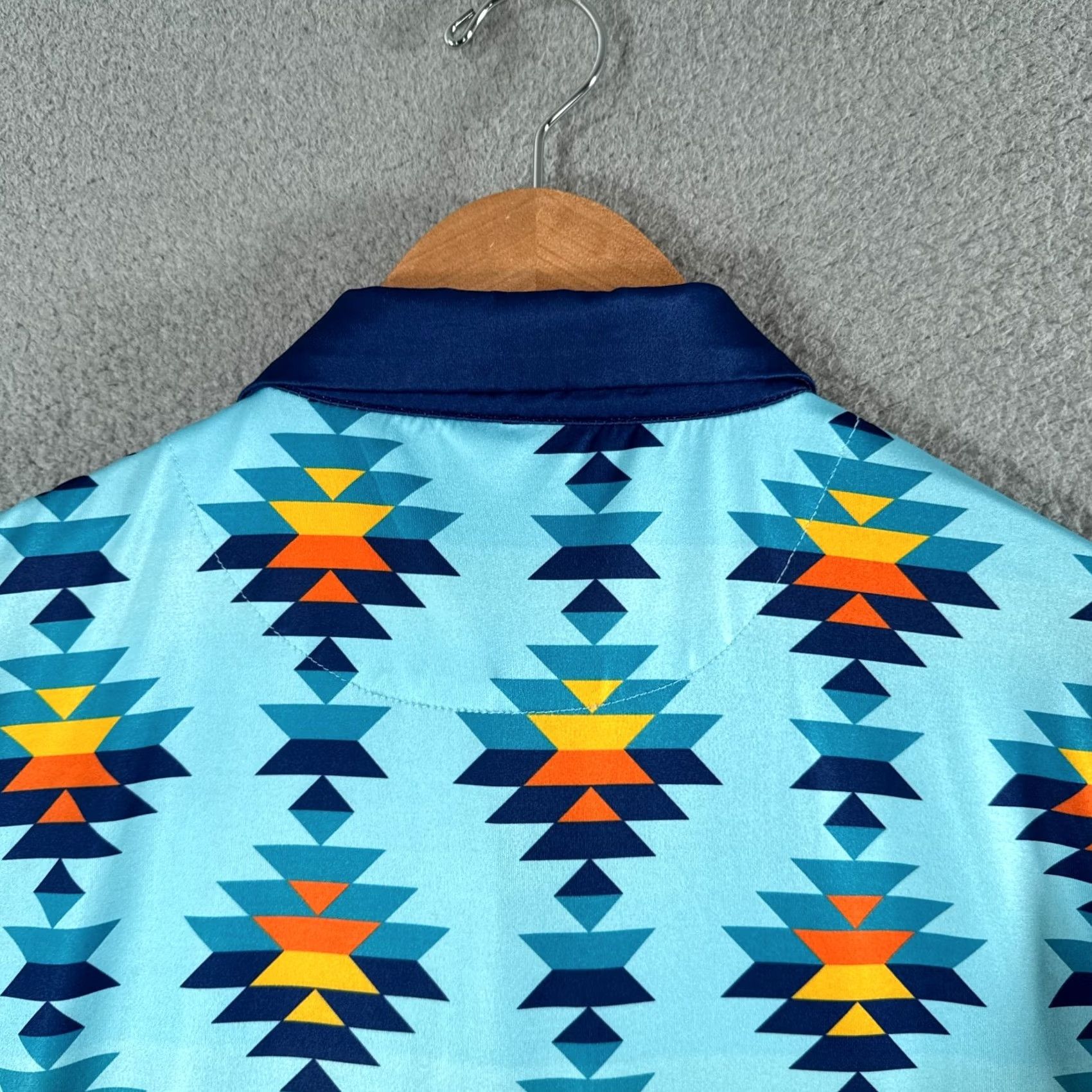 Vintage Pins & Aces Polo Shirt Mens L Blue Aztec Southwestern Print Golf Performance Shirt Size US L / EU 52-54 / 3 - 8 Thumbnail