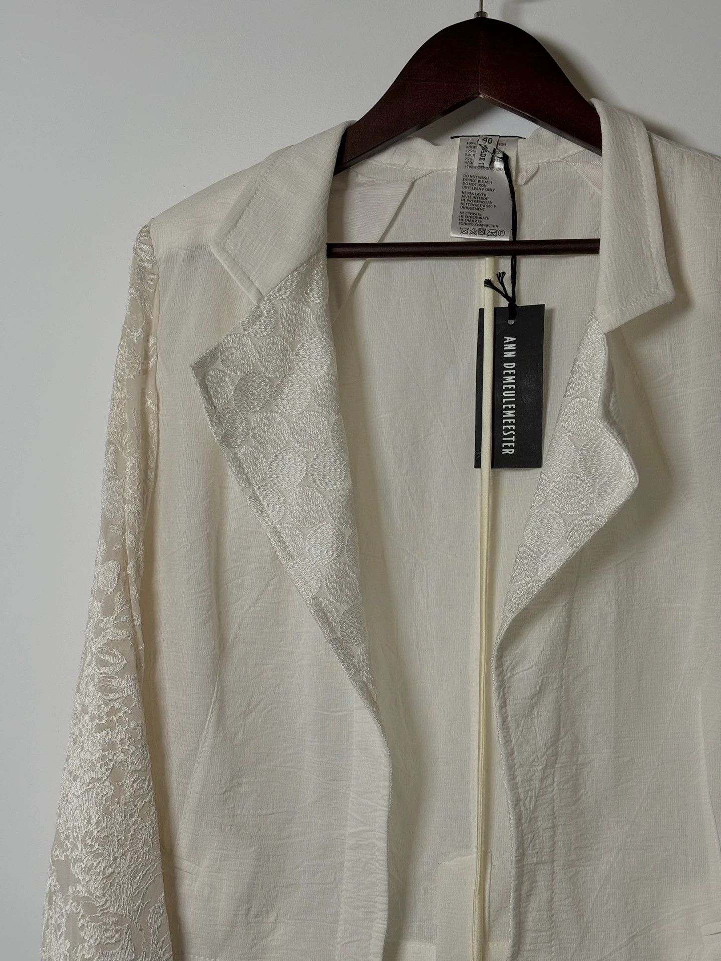 Ann Demeulemeester Ann Demeulemeester White Jacquard Embroidered Short Jacket Size S / US 4 / IT 40 - 2 Thumbnail