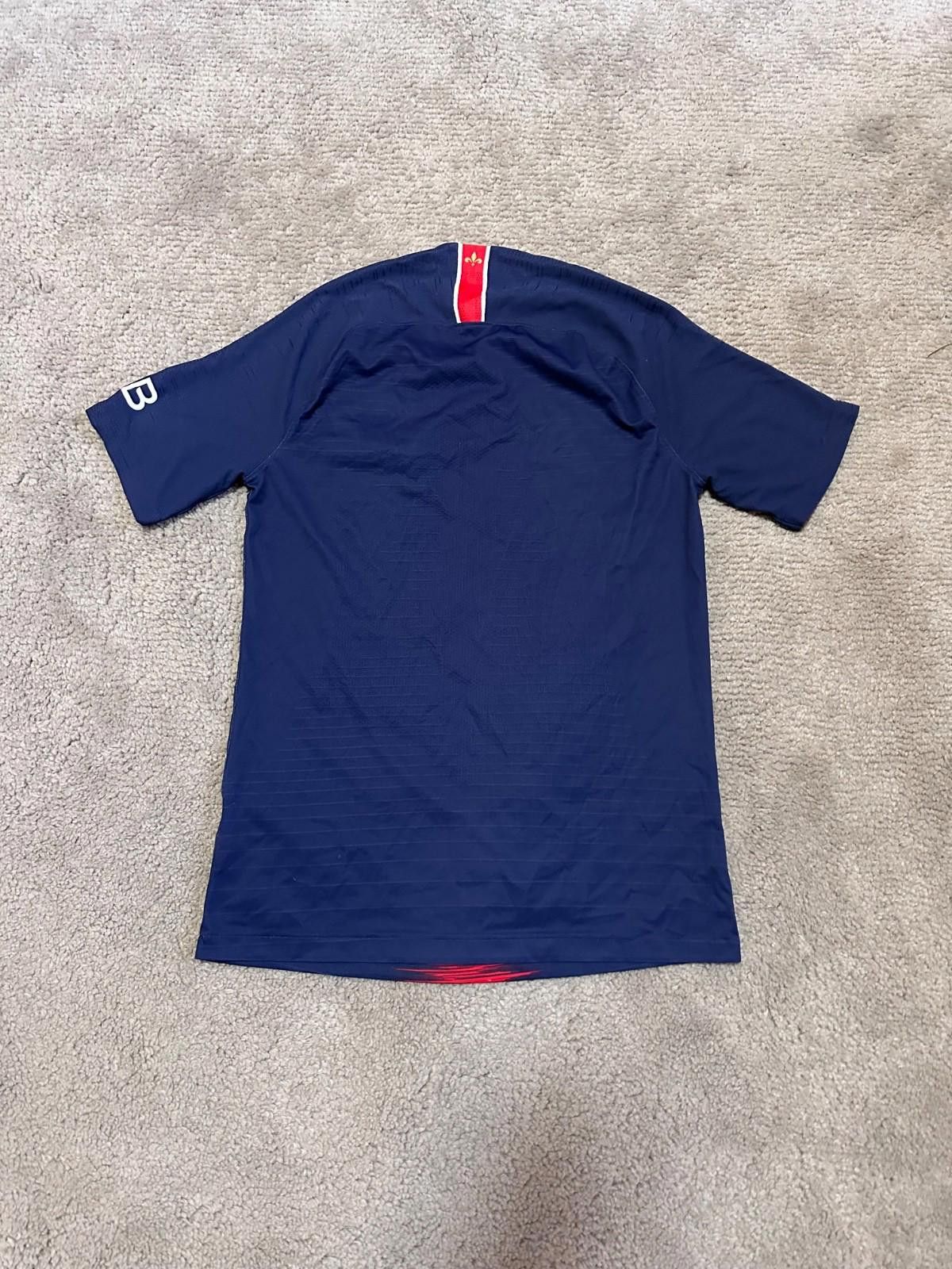 Nike PSG 2018/2019 HOME FOOTBALL SHIRT NIKE SOCCER JERSEY SIZE S Size US S / EU 44-46 / 1 - 7 Thumbnail